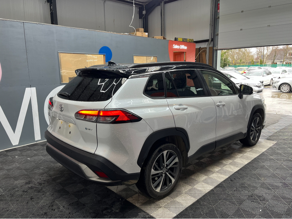 2024 Toyota Corolla - image 2