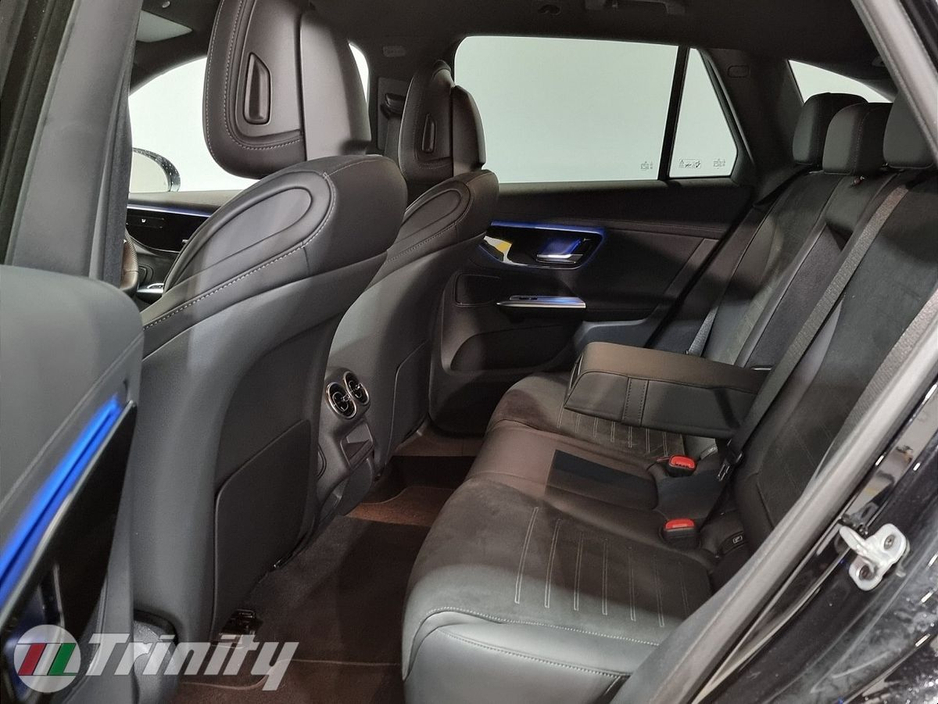 2025 Mercedes-Benz GLC Class - image 7