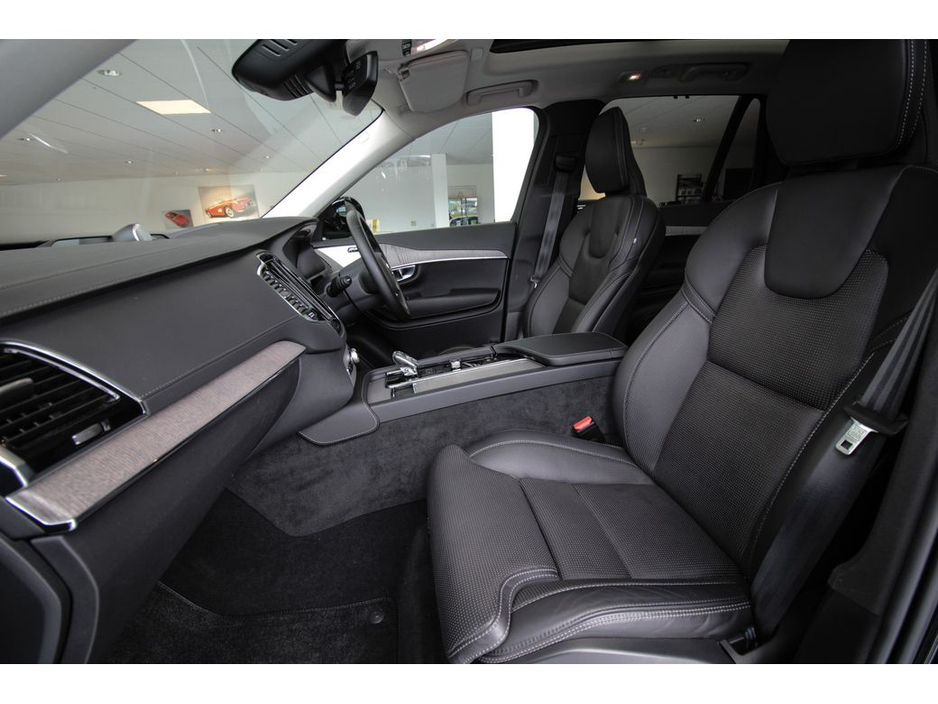 2022 Volvo XC90 RECHARGE T8 ULTIMATE DARK AWD €59,899