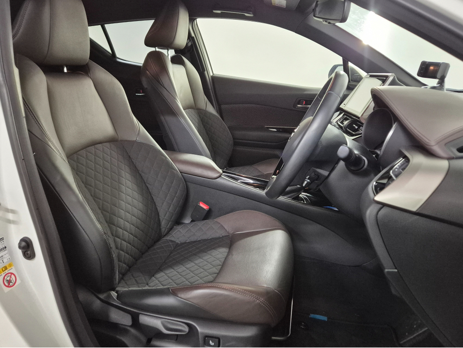 2019 Toyota C-HR **SPORT HYBRID**AUTO**KEYLESS ENTRY AND START**ANDROID/APPLE RADIO MEDIA UNIT**18" DIAMOND CUT ALLOYS**REVERSE CAMERA**HALF LEATHER SEATS**LANE DEPARTURE WARNING**ADAPTIVE CRUISE CONTROL**BLIND SPOT €21,949