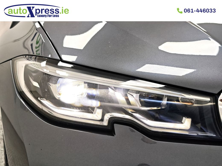 2021 BMW 3 Series - image 25