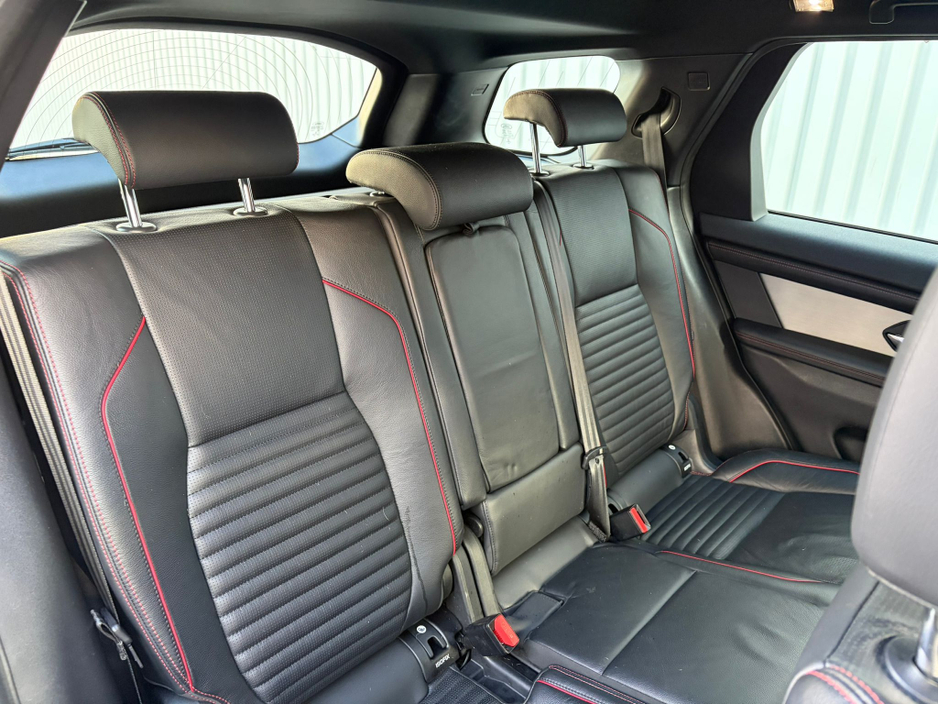 2021 Land Rover Discovery - image 10