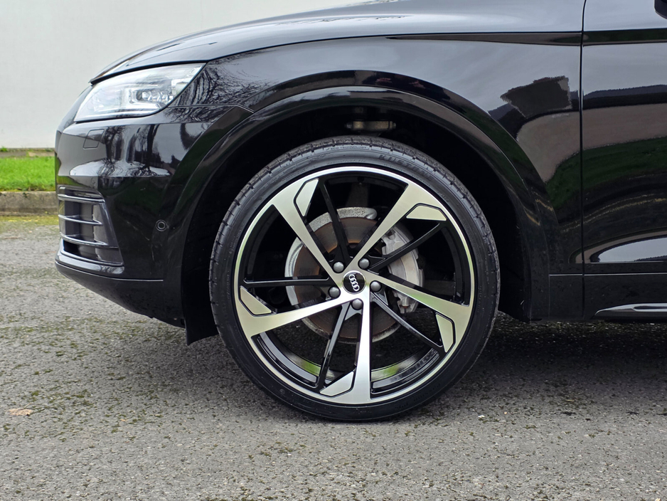 2018 Audi Q5 2.0TDI 150 SE €25,990