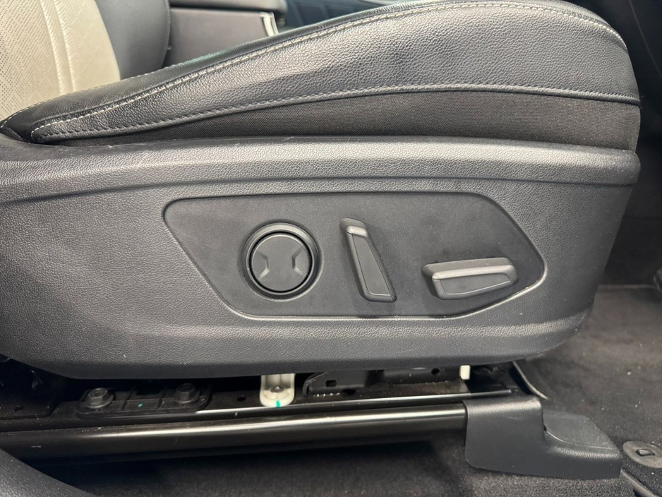 2021 Kia Sorento - image 19
