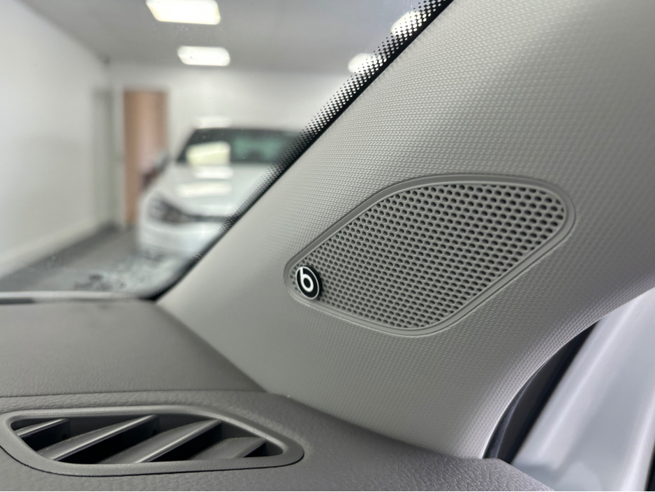 2016 Volkswagen Polo - image 10