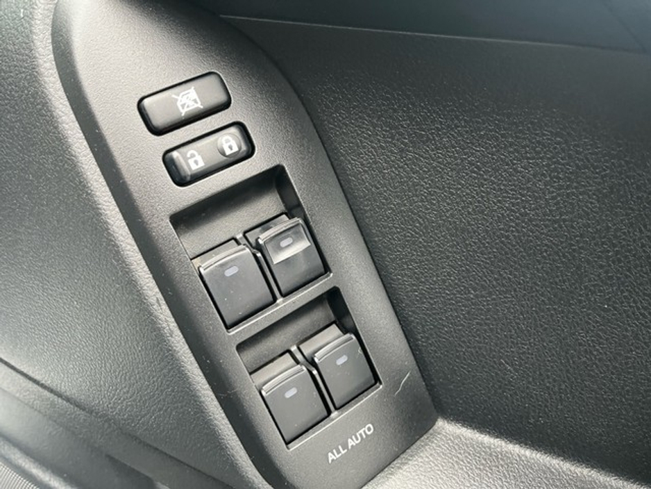 2021 Toyota Landcruiser - image 15