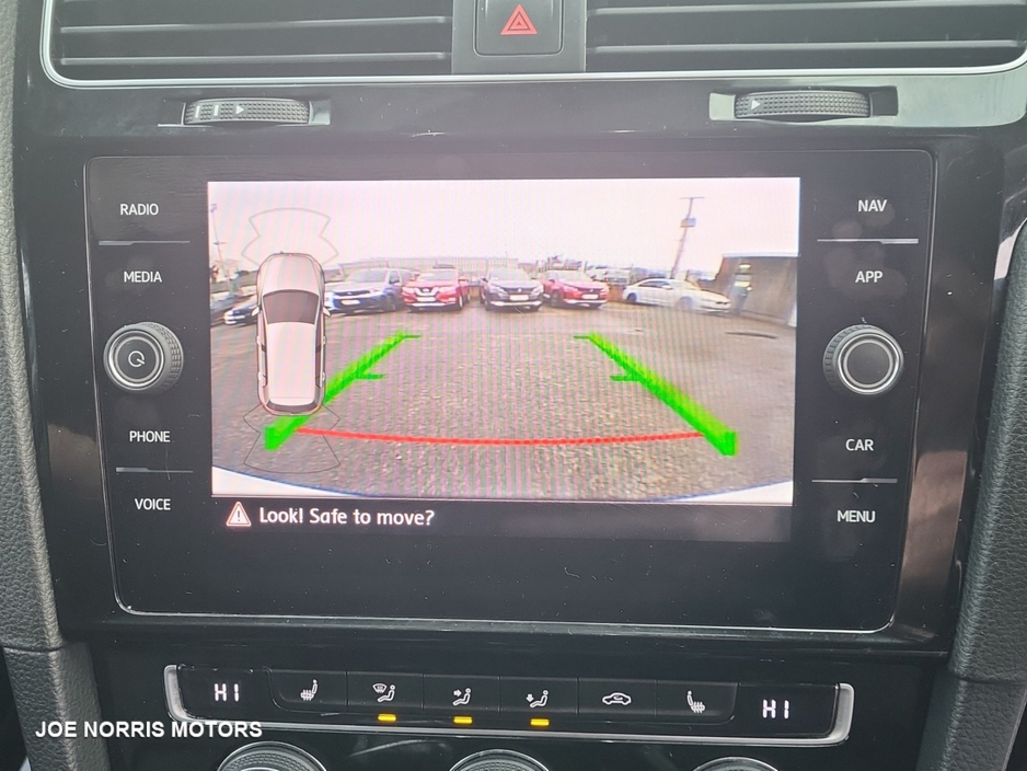 2020 Volkswagen Golf - image 24