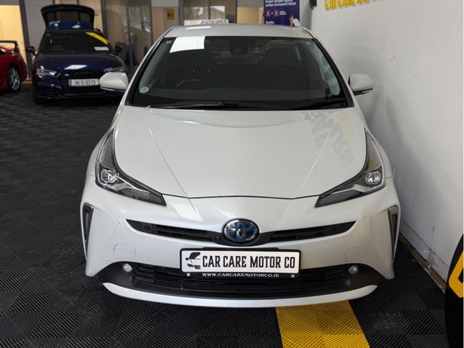 2022 Toyota Prius - image 2