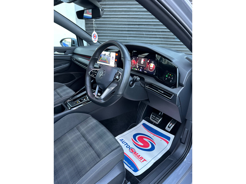 2024 Volkswagen Golf  €45,995