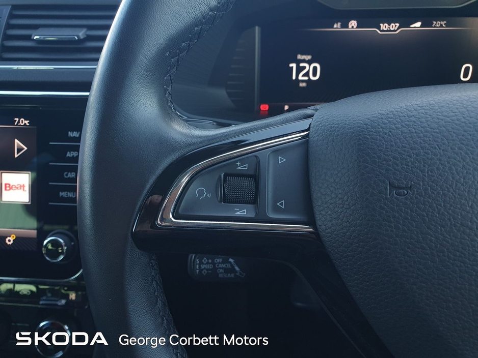 2020 Skoda Superb - image 24