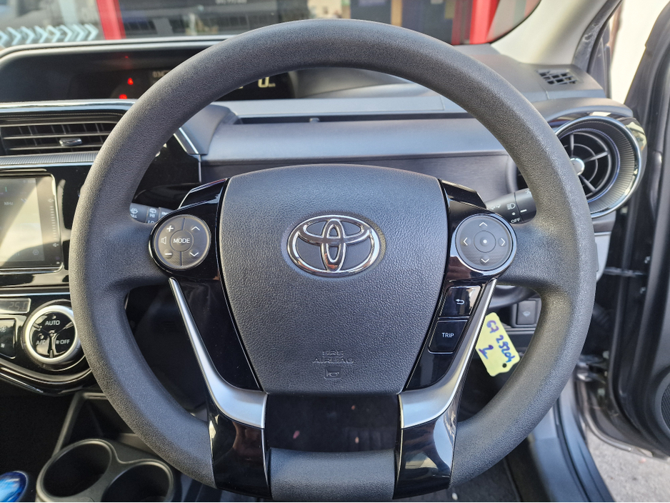 2018 Toyota Aqua - image 16