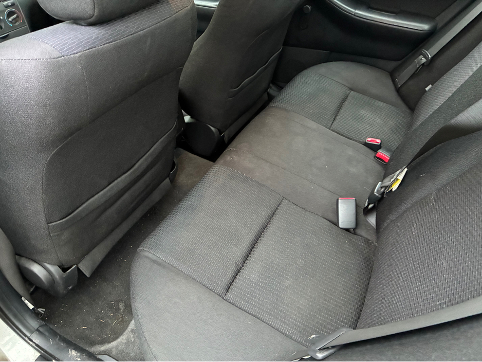 2005 Toyota Corolla - image 10