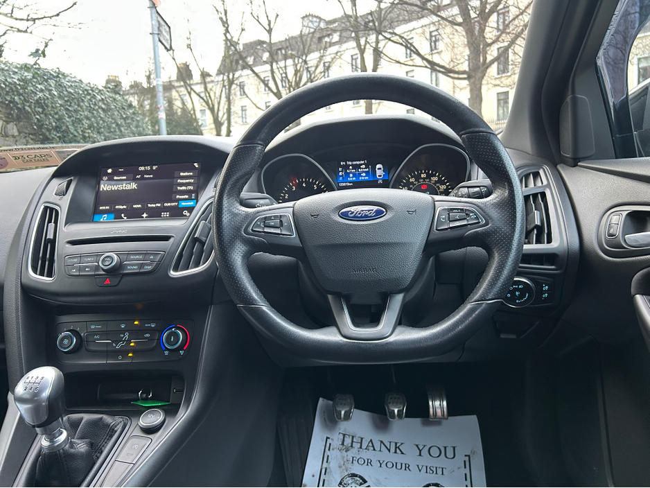 2017 Ford Focus - image 16