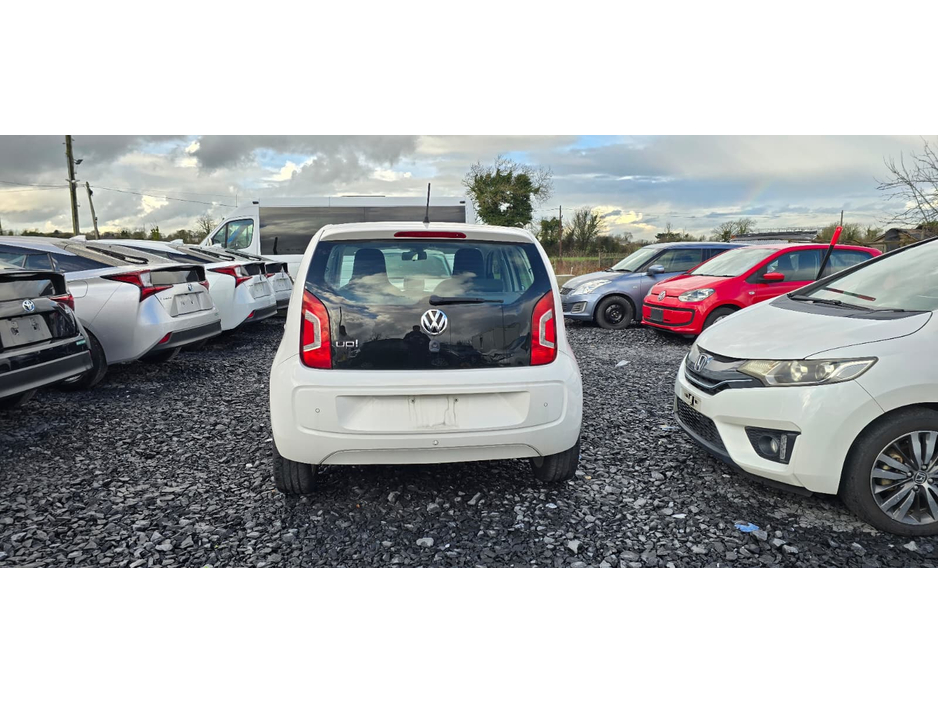 2014 Volkswagen up! - image 33
