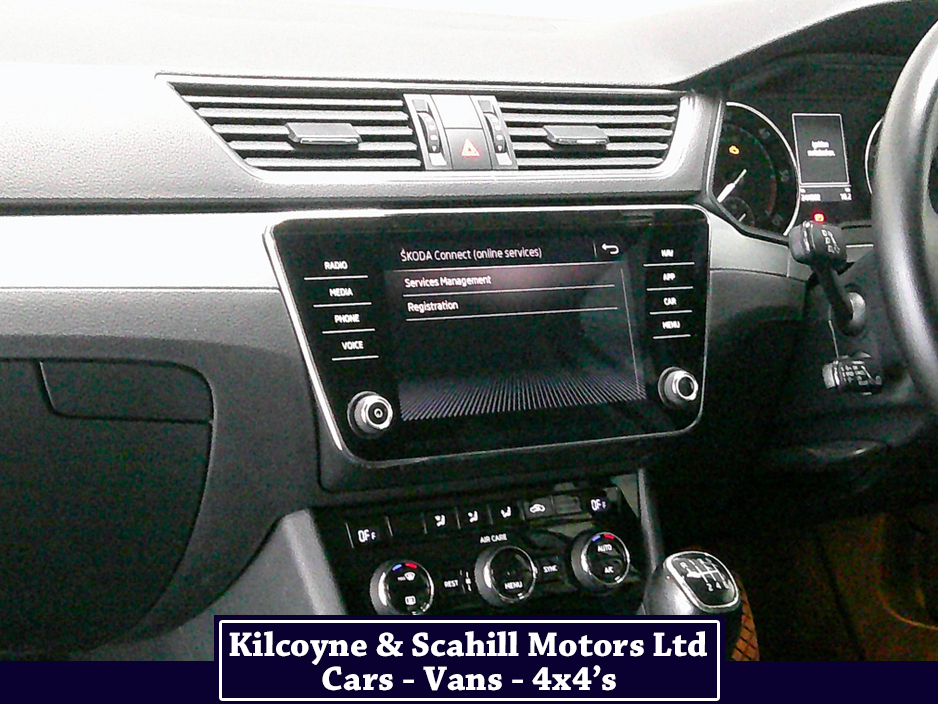 2017 Skoda Superb - image 19