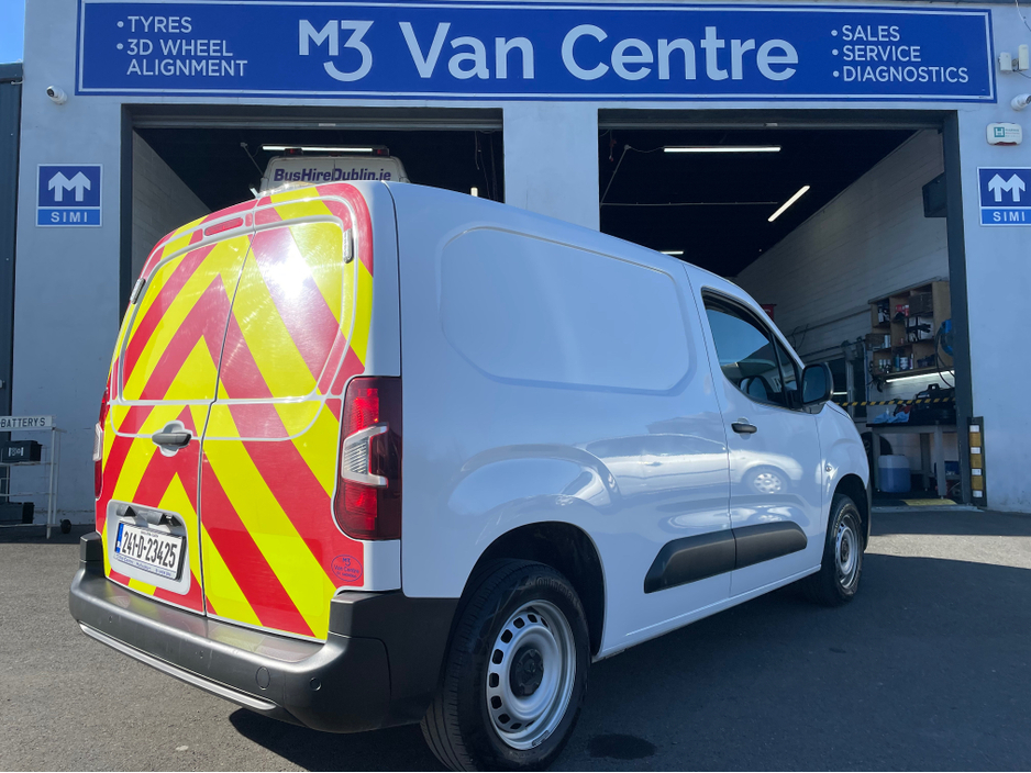 2024 Peugeot Partner - image 4