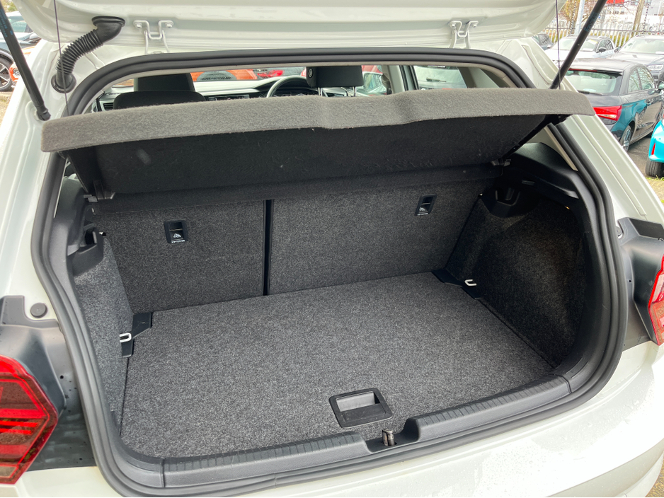 2019 Volkswagen Polo - image 8