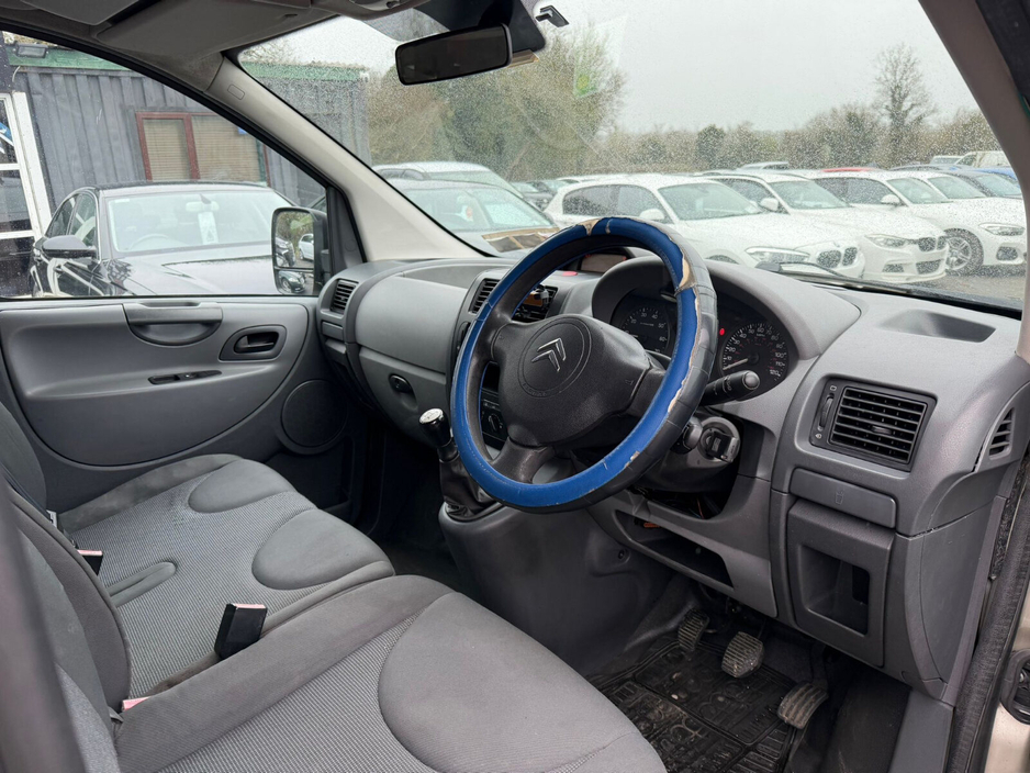 2011 Citroen Dispatch - image 13