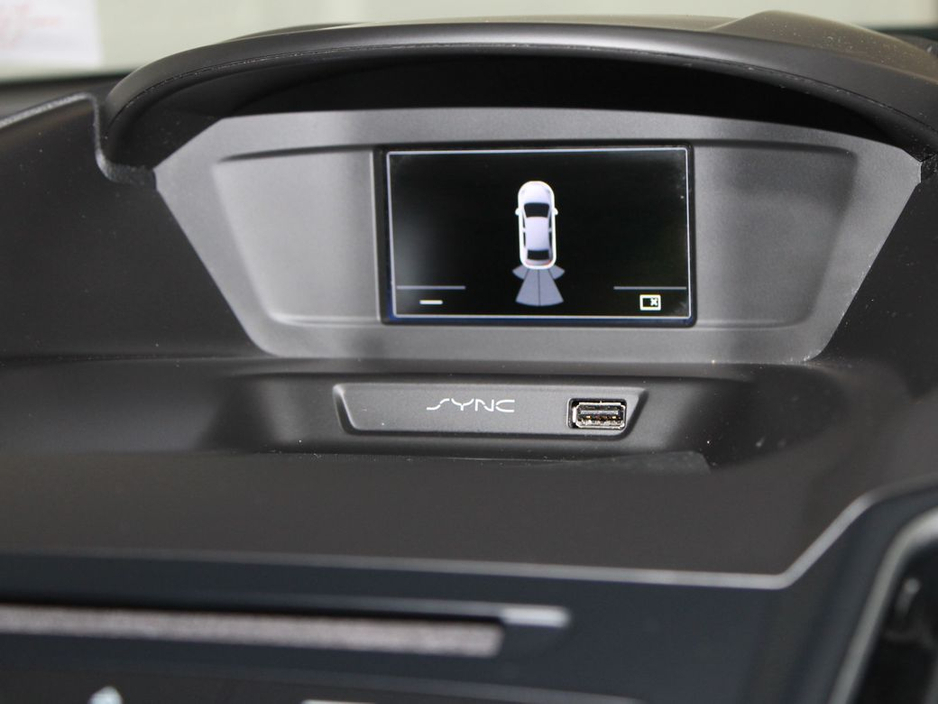 2017 Ford C-Max Zetec 1.5 TDCI 95PS M6 4DR €12,999