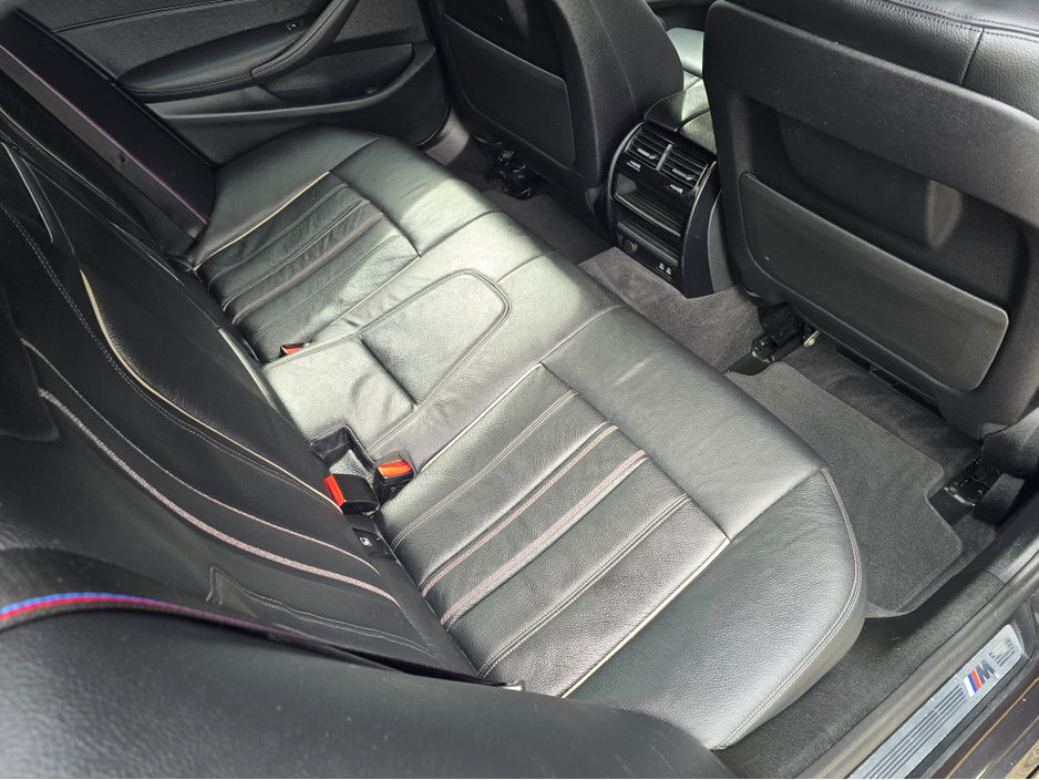 2021 BMW 5 Series - image 21