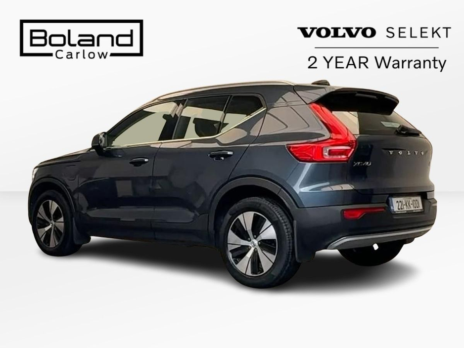 2022 Volvo XC40 - image 3