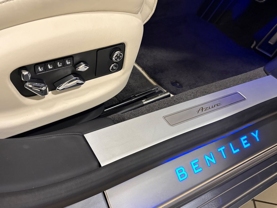 2025 Bentley Flying Spur 3.0 V6 E-HYBRID AZURE=AS NEW//HUGE SPEC=PAN ROOF//BALANCE OF BENTLEY WARRANTY=ONLY €150 ANNUAL ROAD TAX//TAILORED FINANCE PACKAGES AVAILABLE=TRADE INS €249,995