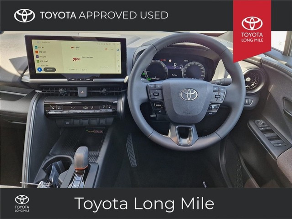 2025 Toyota C-HR - image 9