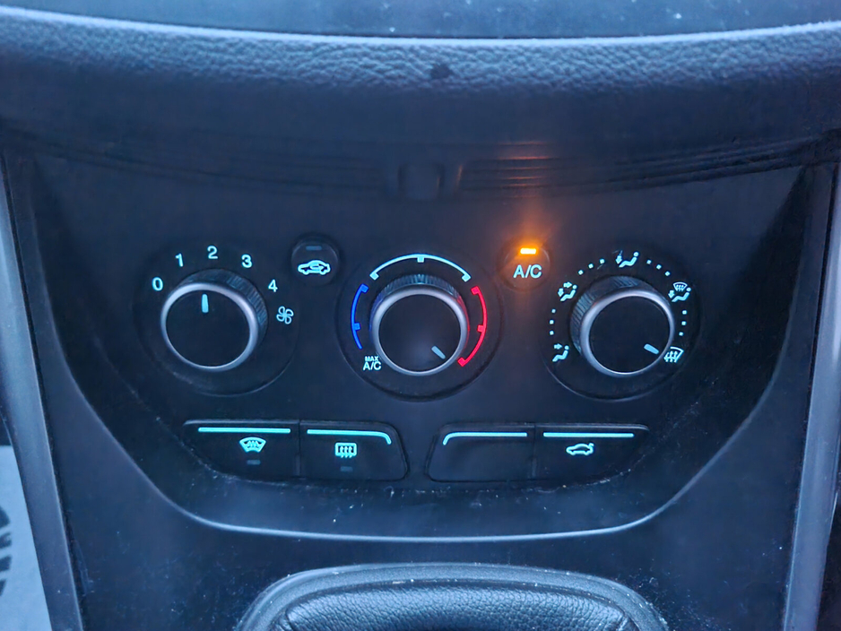 2013 Ford Kuga 2.0TDCI 140PS Zetec €5,799