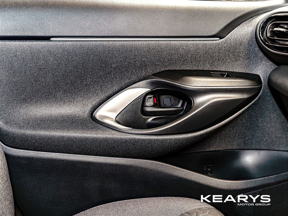 2022 Toyota Yaris Cross - image 28