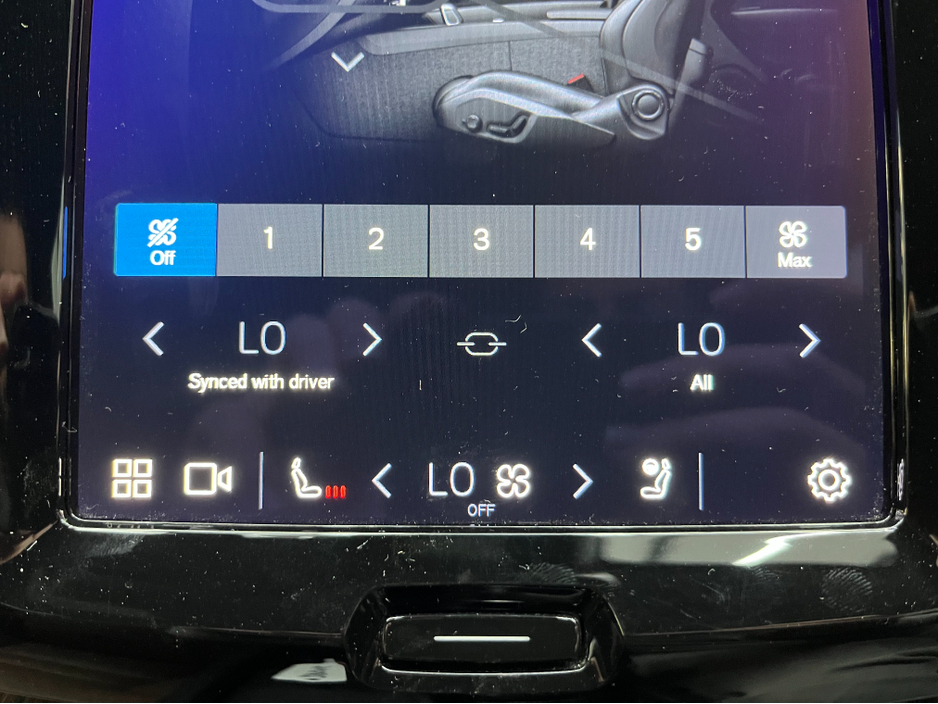 2022 Volvo XC60 €42950 2022 VOLVO XC60 RECHARGE PLUS T6 AWD PLUG-IN 2.0 AUTOMATIC / CRUISE CONTROL / 360° PARKING CAMERA / ELECTRIC MEMORY & HEATED SEATS / APPLE CARPLAY AND MORE €42,950