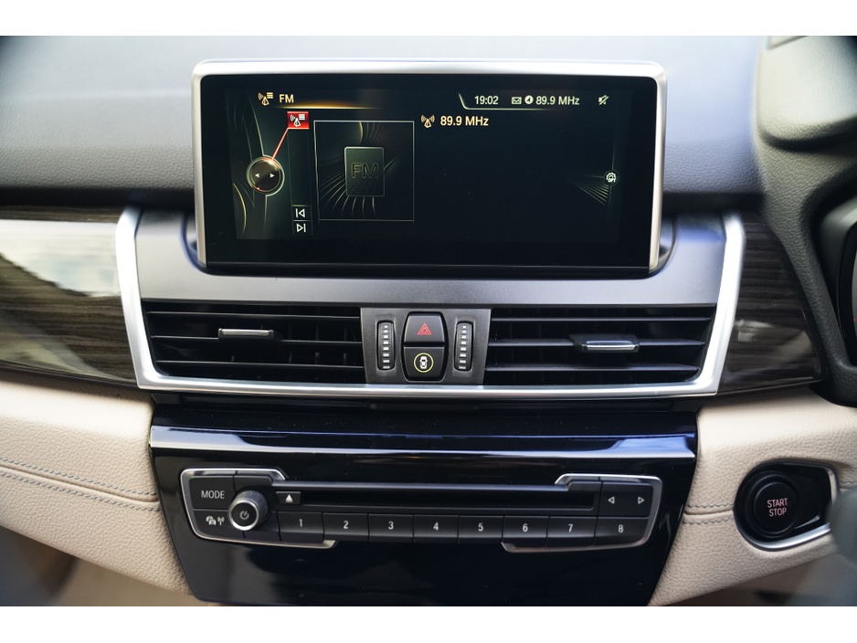 2016 BMW 2 Series Active Tourer - image 14