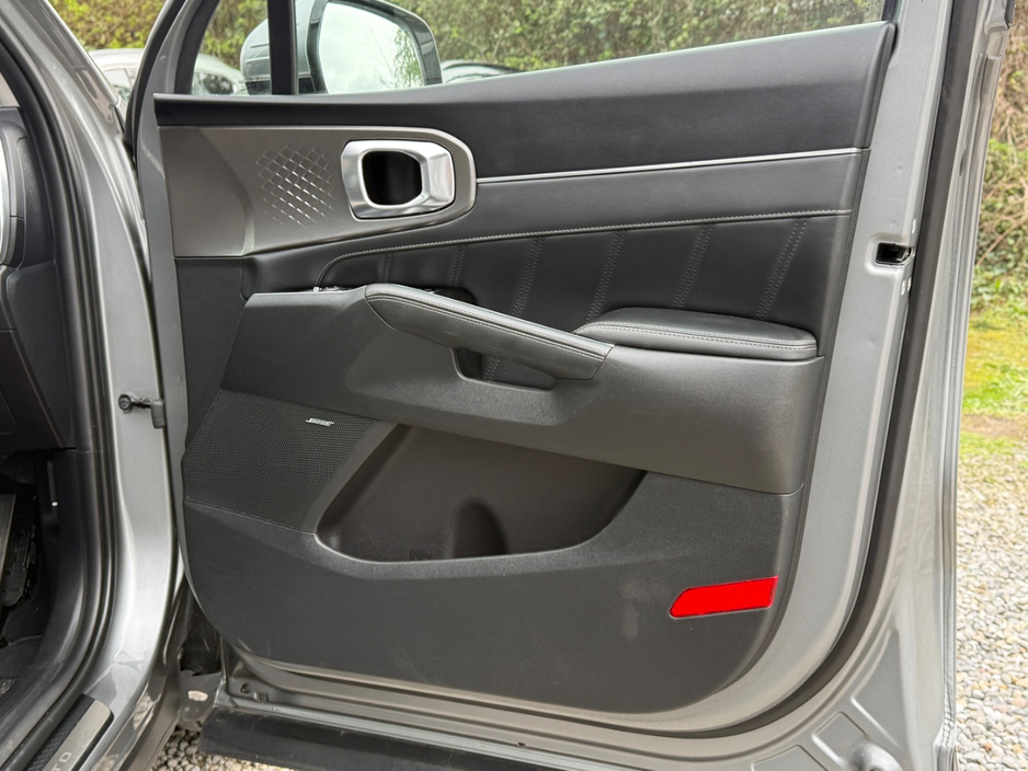 2021 Kia Sorento - image 16