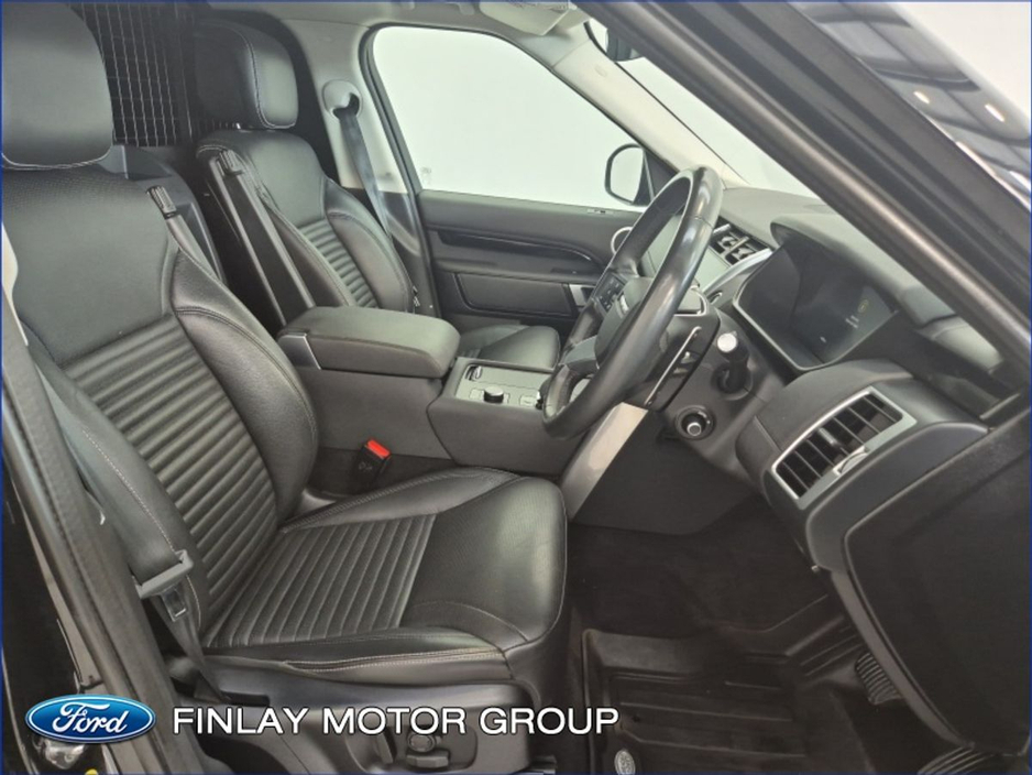 2024 Land Rover Discovery - image 7