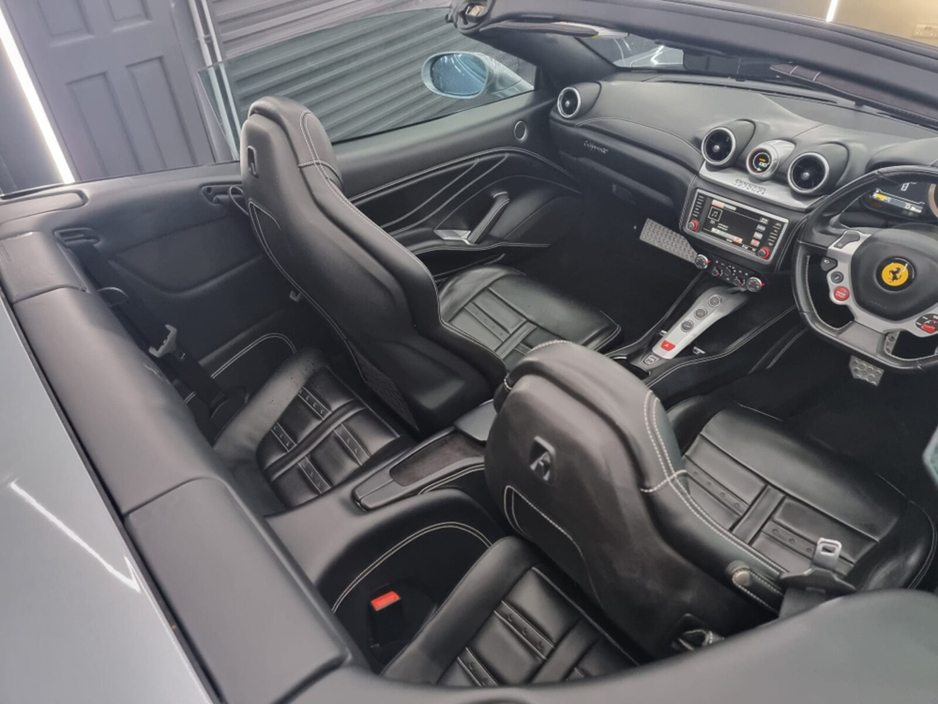 2015 Ferrari California - image 13