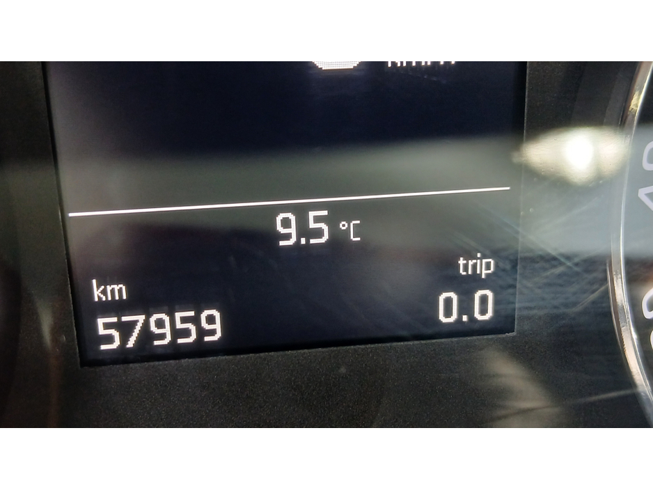 2020 Skoda Superb - image 26