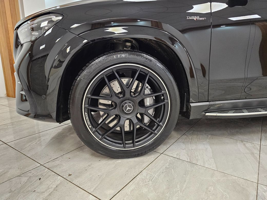 2025 Mercedes-Benz GLE Class - image 3