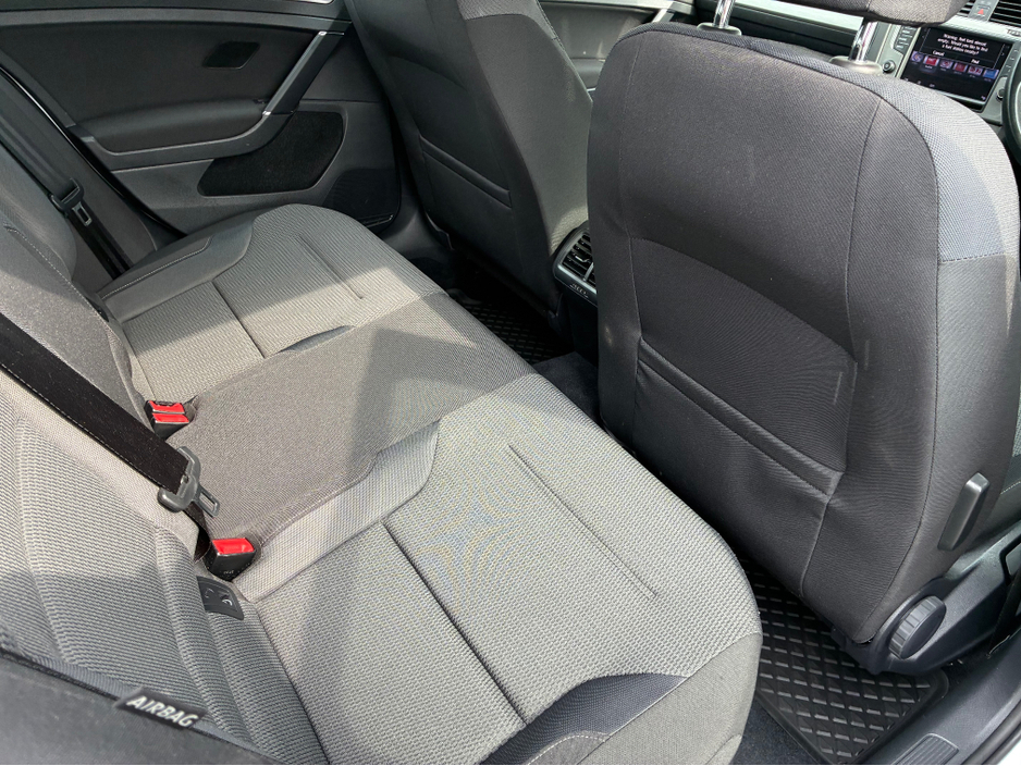 2015 Volkswagen Golf - image 11