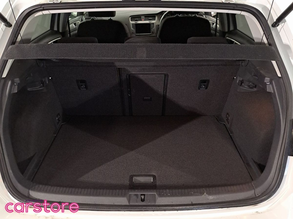 2016 Volkswagen Golf - image 19