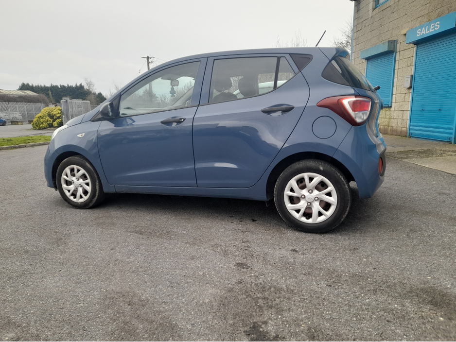 2018 Hyundai i10 - image 2