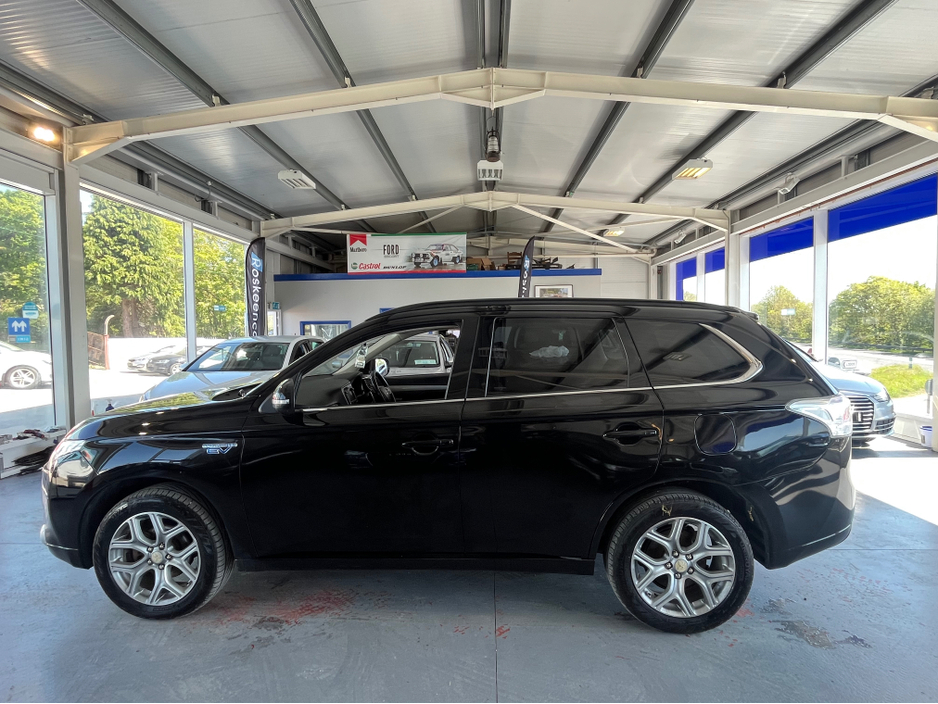 2015 Mitsubishi Outlander Mitsubishi 2.0 GX 4H PHEV 5DR A 1.6 GRAPHITE 3DR €12,950