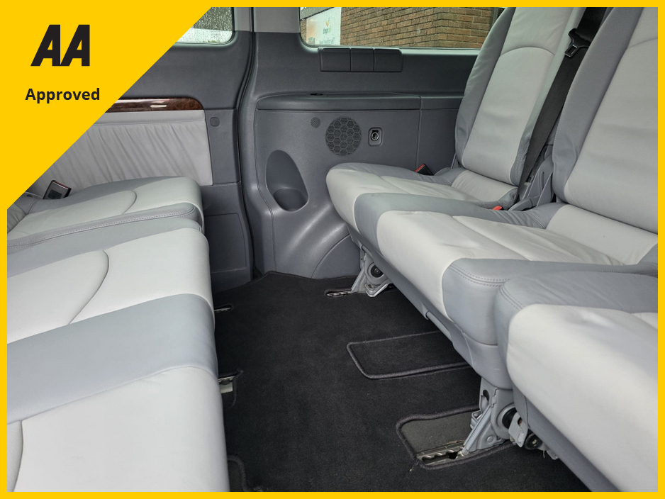 2010 Mercedes-Benz V Class - image 7