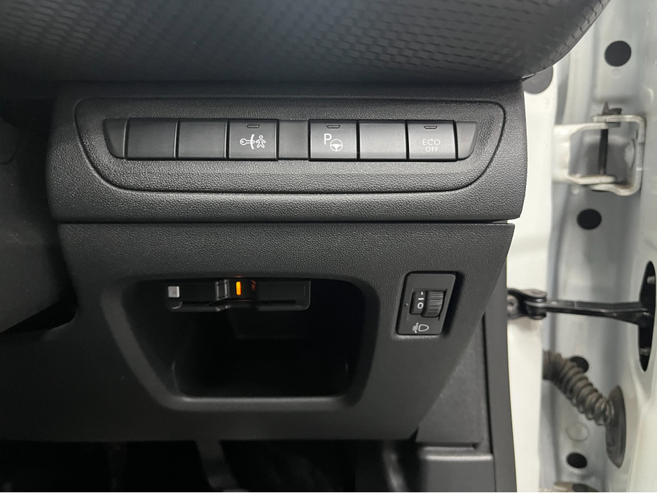 2018 Peugeot 2008 - image 18