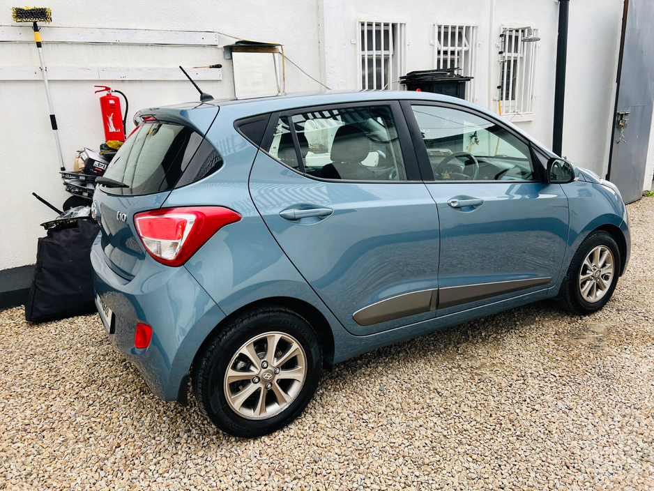 2017 Hyundai i10 - image 9