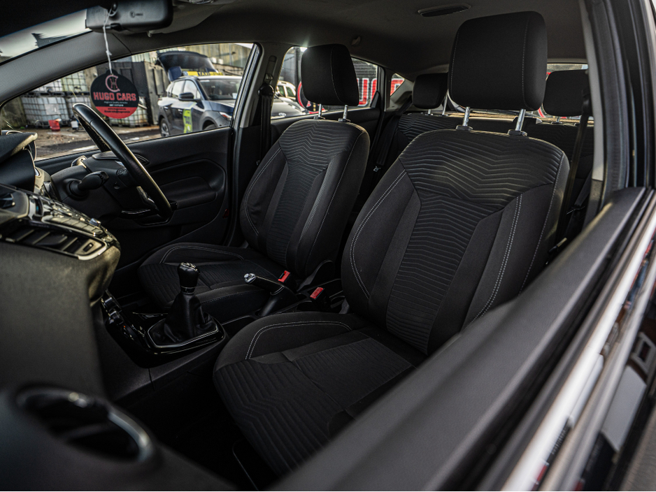 2017 Ford Fiesta - image 25