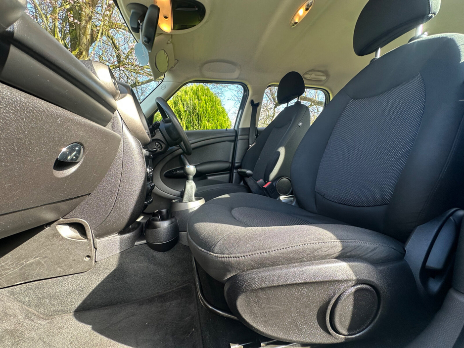 2012 MINI Hatch - image 10