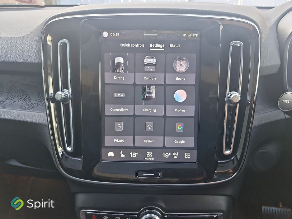 2023 Volvo C40 - image 14