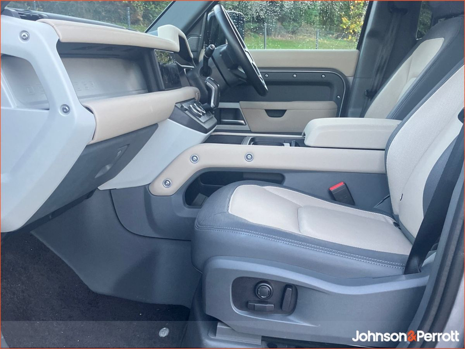 2024 Land Rover Defender 110 2.0 Si4 PHEV S (Land Rover Warranty until 2029) €89,900