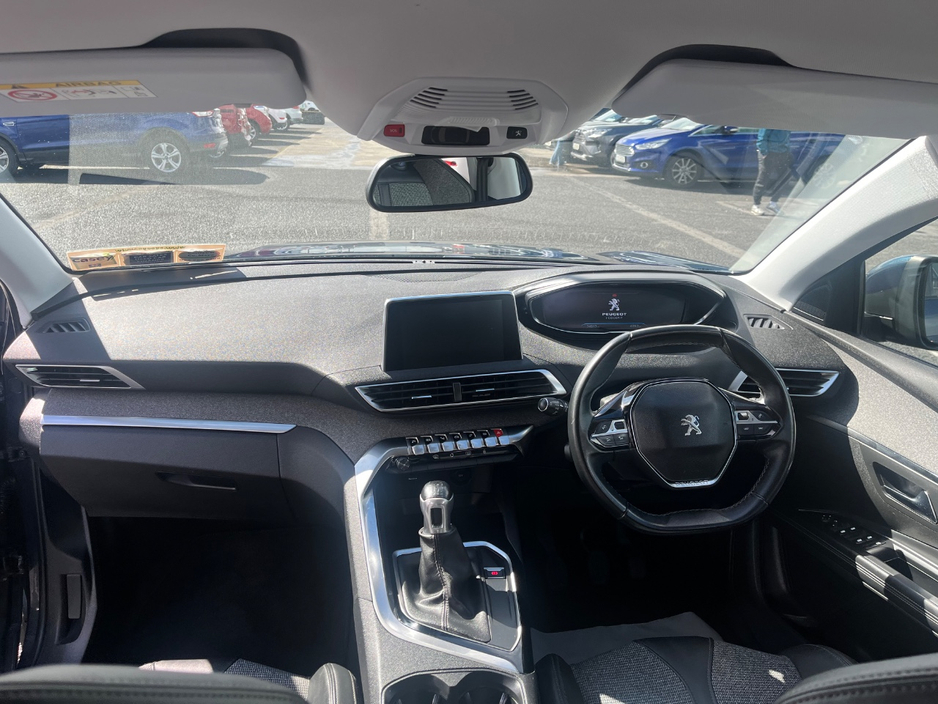 2019 Peugeot 5008 - image 13