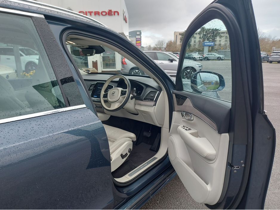 2023 Volvo XC90 - image 20