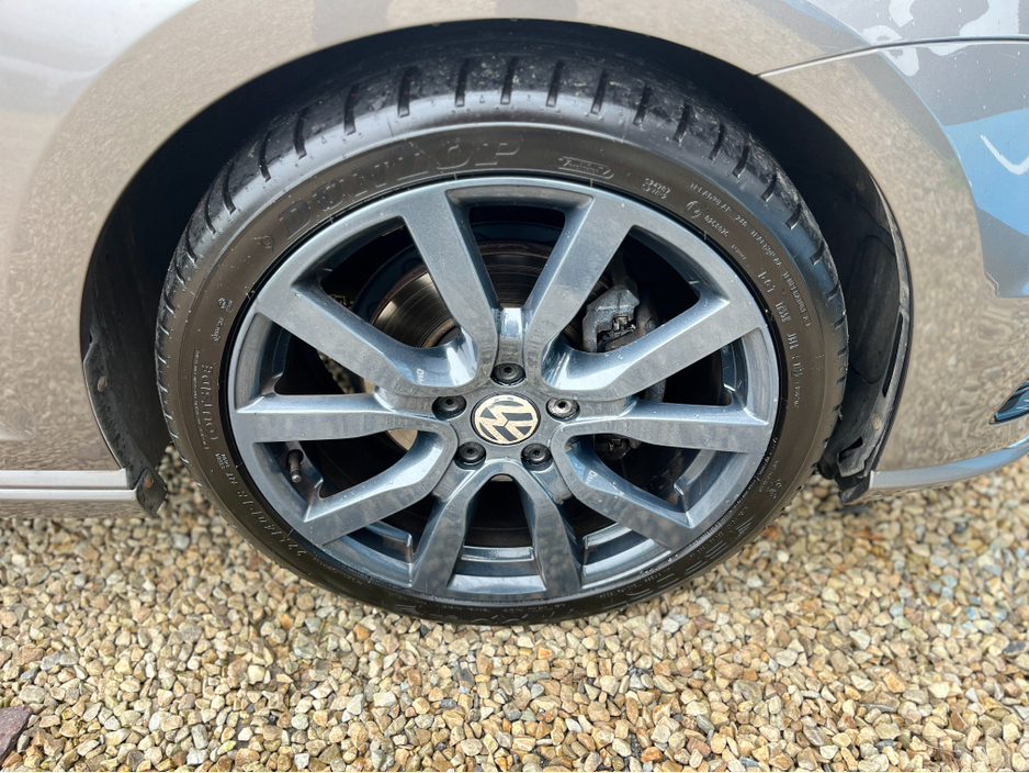 2016 Volkswagen Golf - image 23